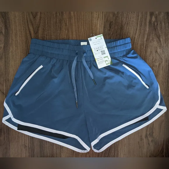 [NWT] Halara - High-Rise Contrast Trim 2.5" Shorts | Large | Aegean Blue - Picture 5 of 13